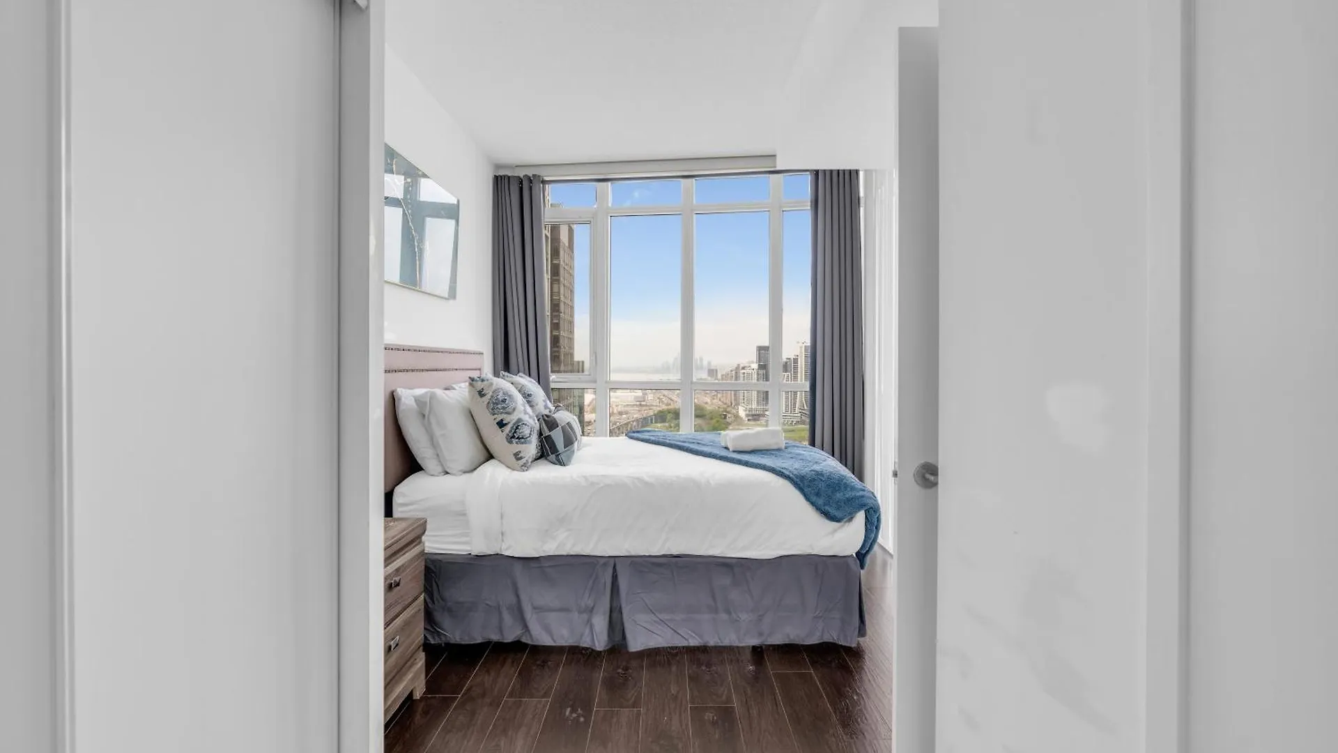 Appartement Downtown Condo - Free Parking/Self Check-In Toronto
