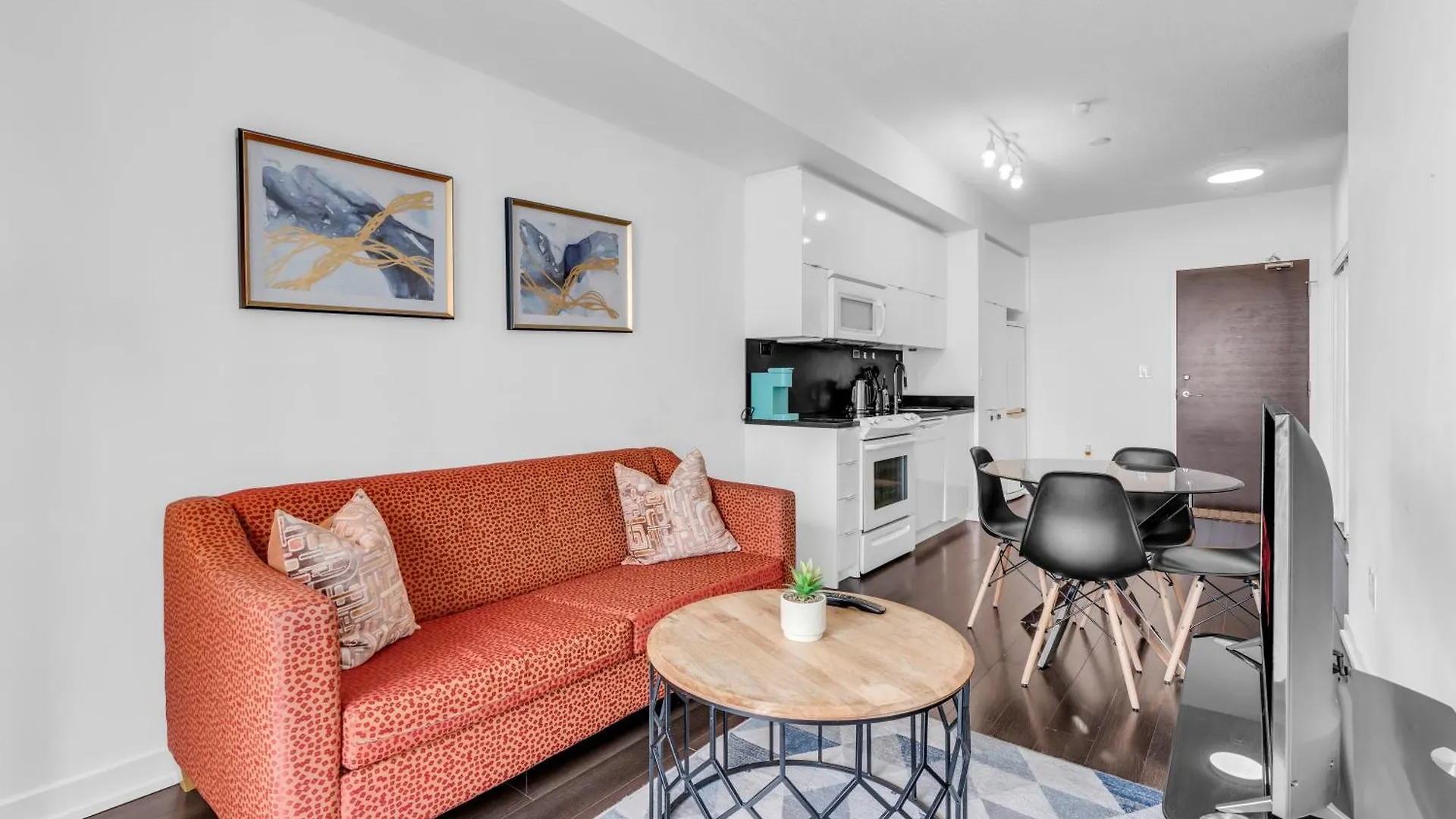 Downtown Condo - Free Parking/Self Check-In Toronto