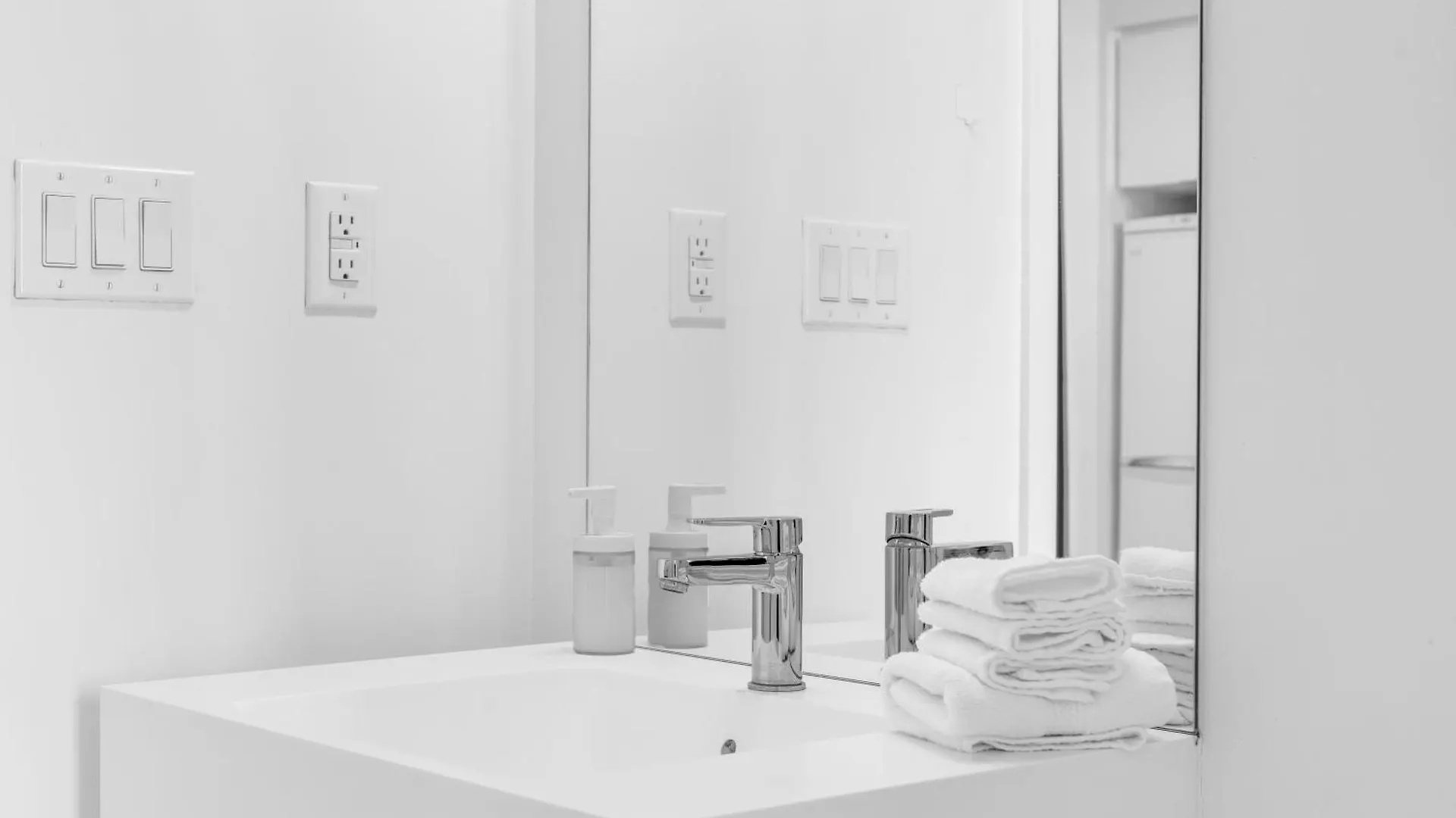 Appartement Downtown Condo - Free Parking/Self Check-In Toronto