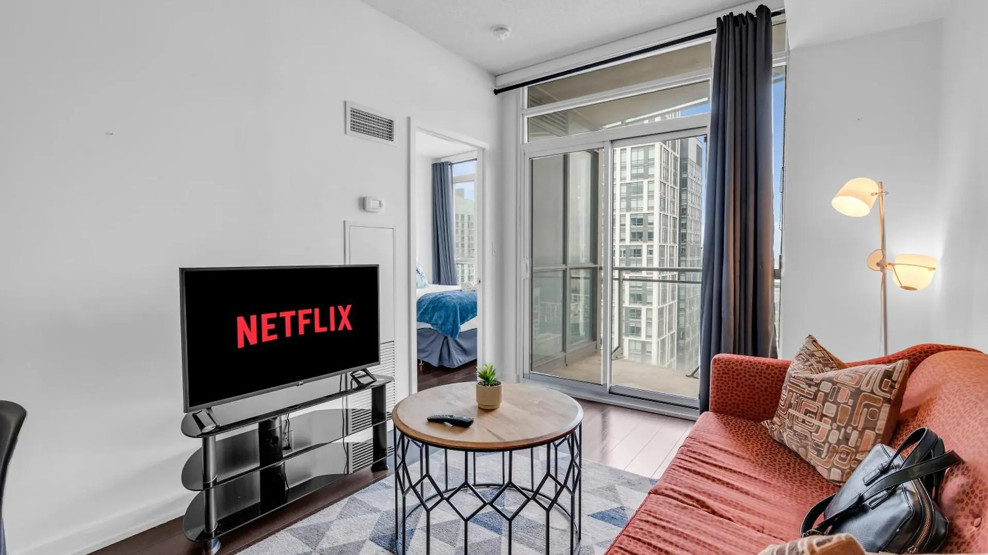 Appartement Downtown Condo - Free Parking/Self Check-In Toronto