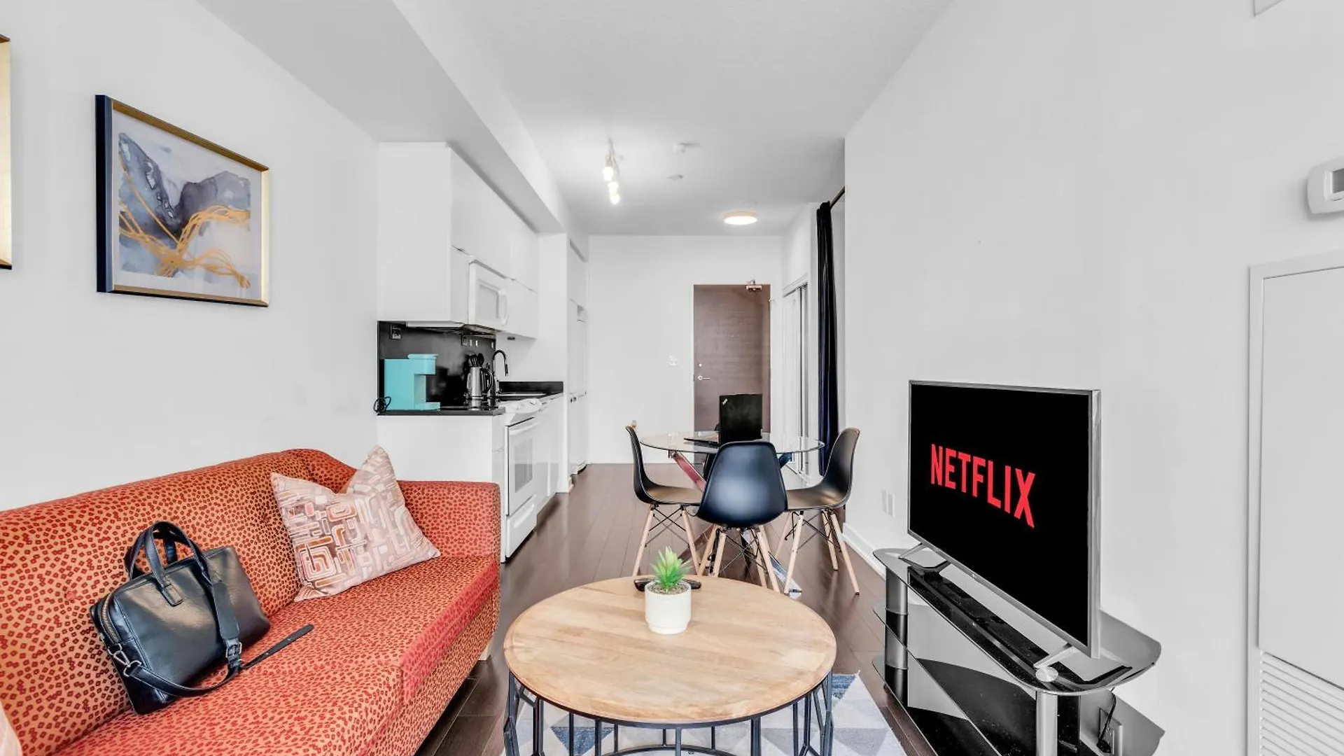 Downtown Condo - Free Parking/Self Check-In Toronto Appartement