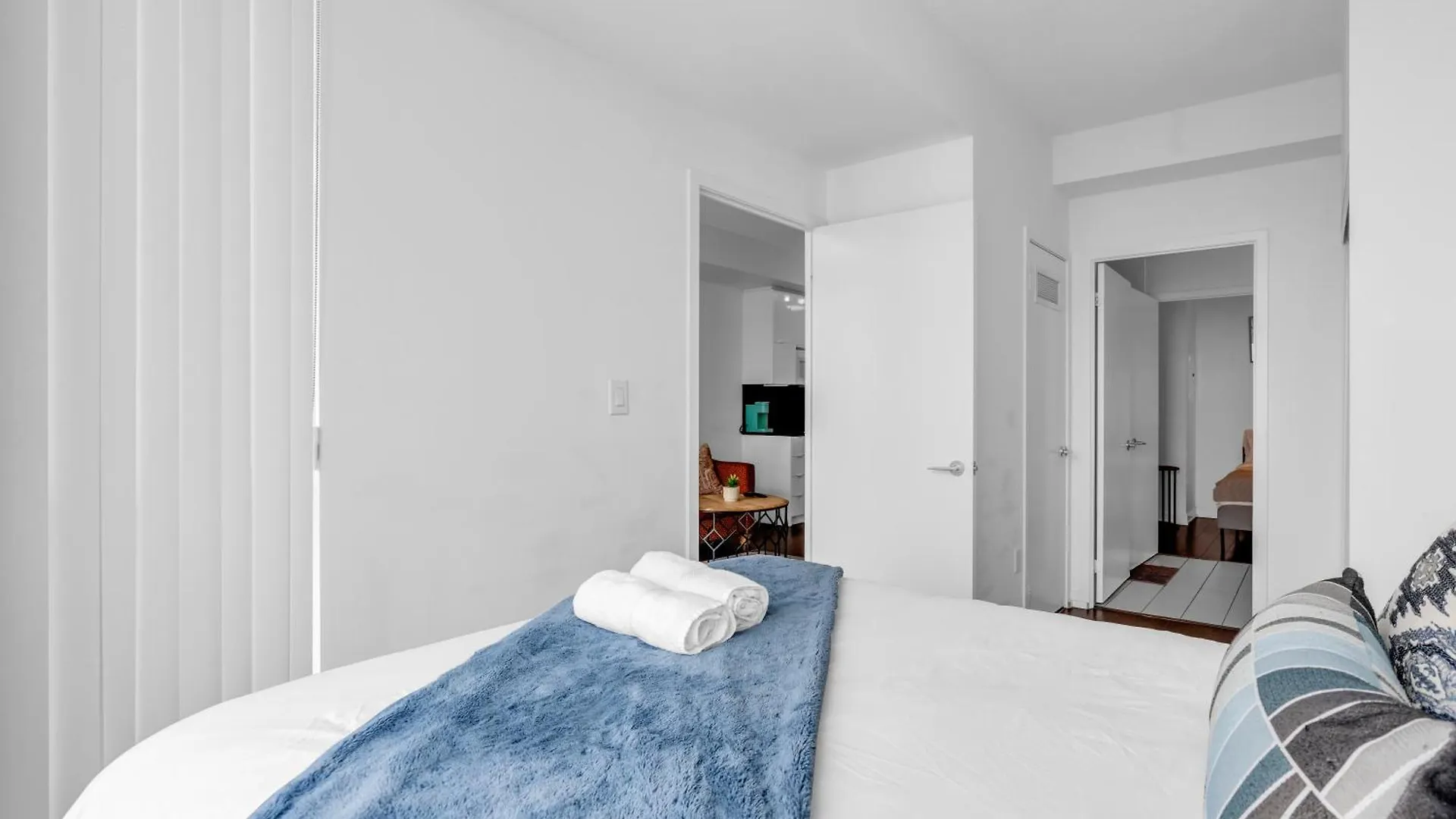 Downtown Condo - Free Parking/Self Check-In Toronto