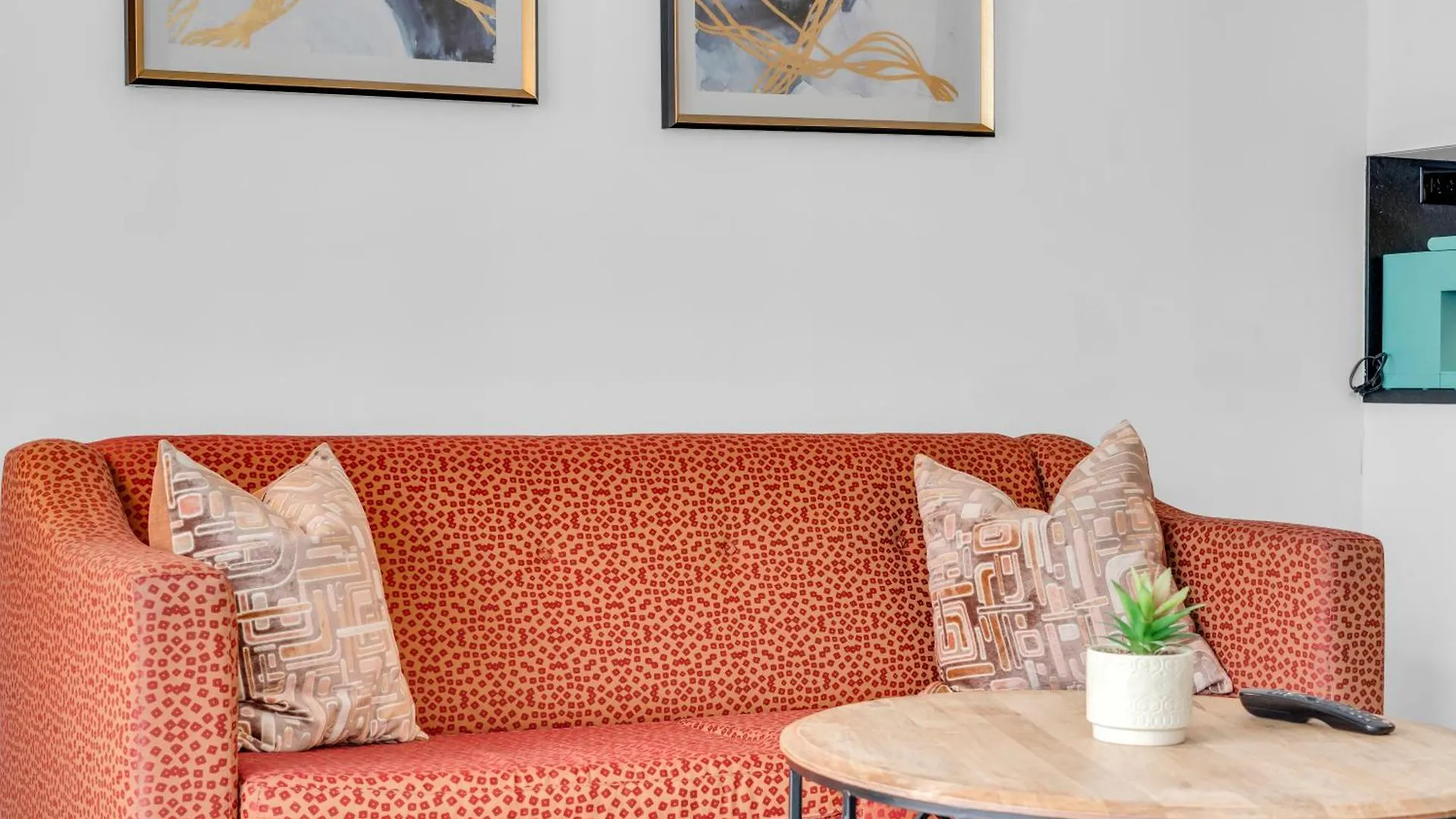 Downtown Condo - Free Parking/Self Check-In Toronto